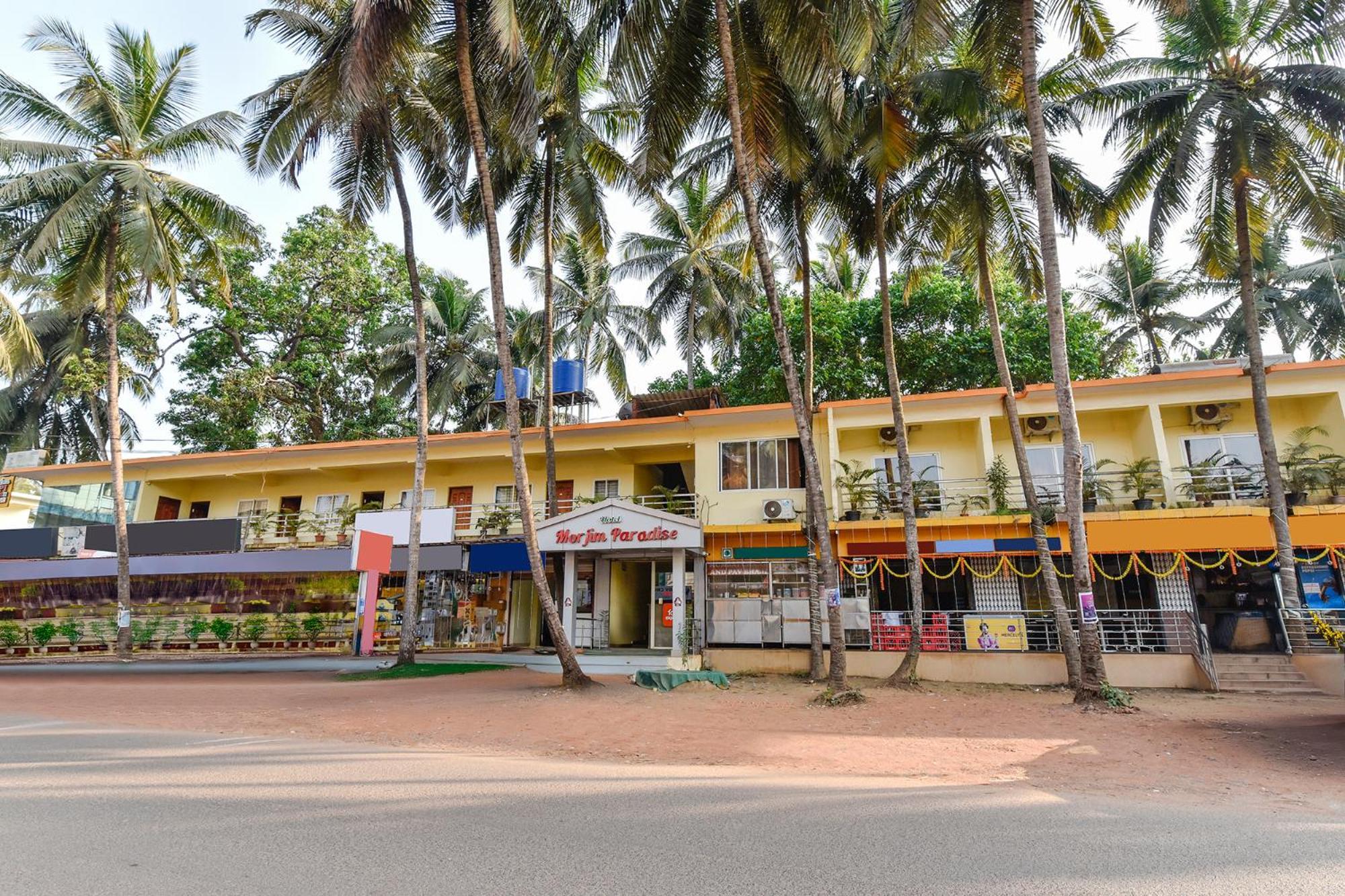 Fabexpress Morjim Paradise - Nr Morjim Beach Exterior photo
